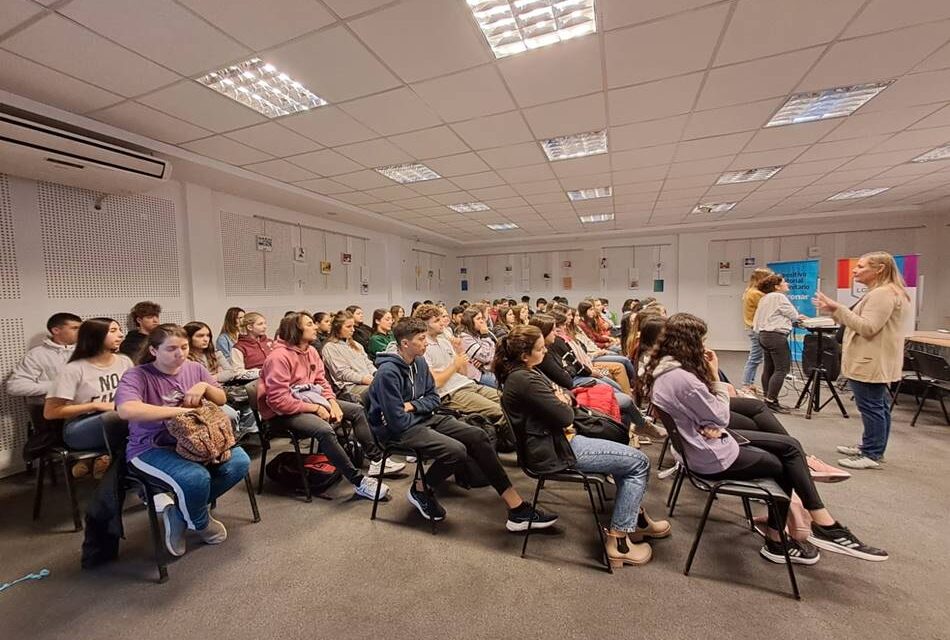 Se iniciaron los talleres de orientación vocacional que propone la Mutual del C.A.Argentino