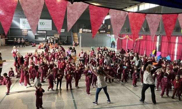 Alumnos del Jardín Padre Bonhomme celebraron su Día en el CDJN