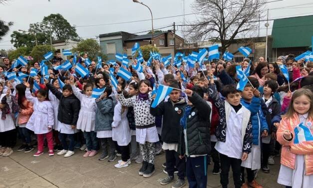 Alumnos de 4to grado prometieron lealtad a la Bandera