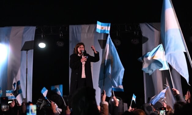 Bullrich en Rosario:”Que un ministro de Economía diga que recién va a empezar a trabajar sobre la inflación el 10 de diciembre, parece un chiste” *