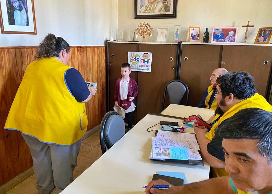 Leones de Coronda y Gálvez, realizan controles oftalmológicos en escuelas primarias