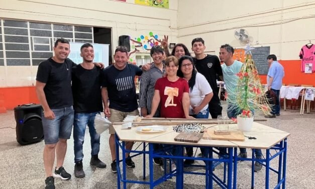 Alumnos de la EEMPA N°1304 presentaron trabajos realizados durante el año