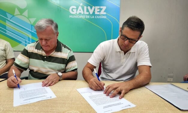 FIRMARON EL ACTA DE TRASPASO DE GOBIERNO MUNICIPAL