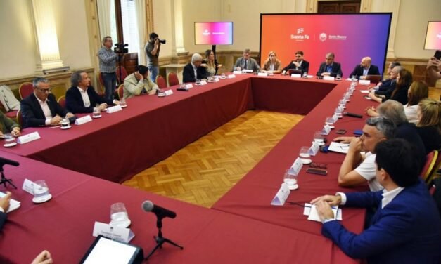 Maximiliano Pullaro reunió a los legisladores nacionales “para trabajar en defensa de Santa Fe”