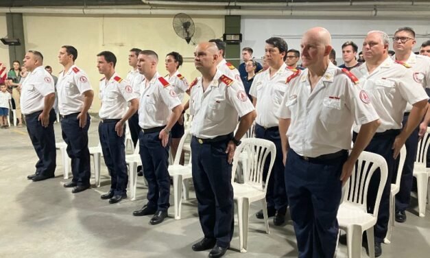 Bomberos: entregaron atributos y ascensos en la conmemoración de un nuevo aniversario