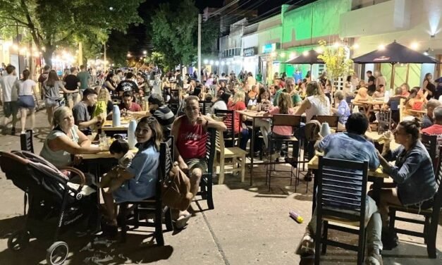 Gran convocatoria en «GÁLVEZ VENDE», la propuesta que se convirtió en un clásico de la ciudad