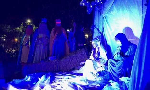 Con el Pesebre Viviente la Comunidad católica anuncia la llegada de la Navidad