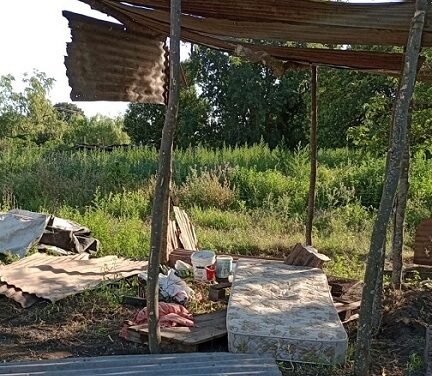 En diferentes hechos, demoran a dos hombres y desarman asentamiento ilegal