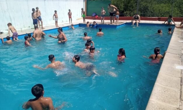 Niños y adolescentes de la Iglesia Príncipe de Paz, de Campamento en Córdoba