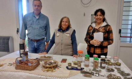 Desarrollan taller sobre nuestra ecoregión y la importancia del fruto del algarrobo blanco y sus derivados