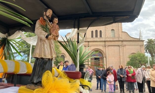 Con procesión y misa, la comunidad católica conmemoró a San Cayetano