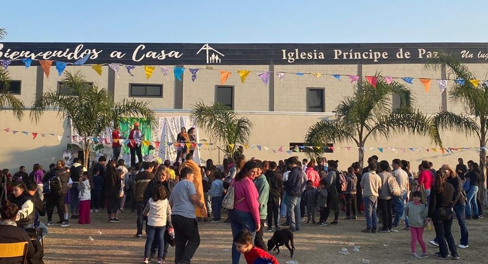 Unos 300 niños participaron del festejo de su día en la Iglesia «Príncipe de Paz»