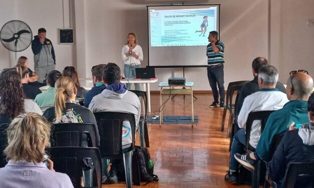 Capacitaron en hockey a 139 profes en el CEF N° 42