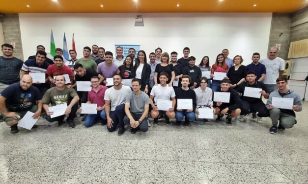 Entregaron certificados de cursos de «Santa Fe Capacita»: 80 personas participaron este año
