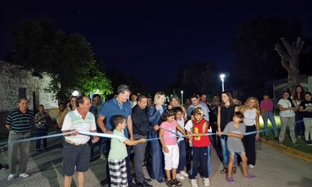 Loma Alta: inauguraron la iluminación led en el ingreso principal
