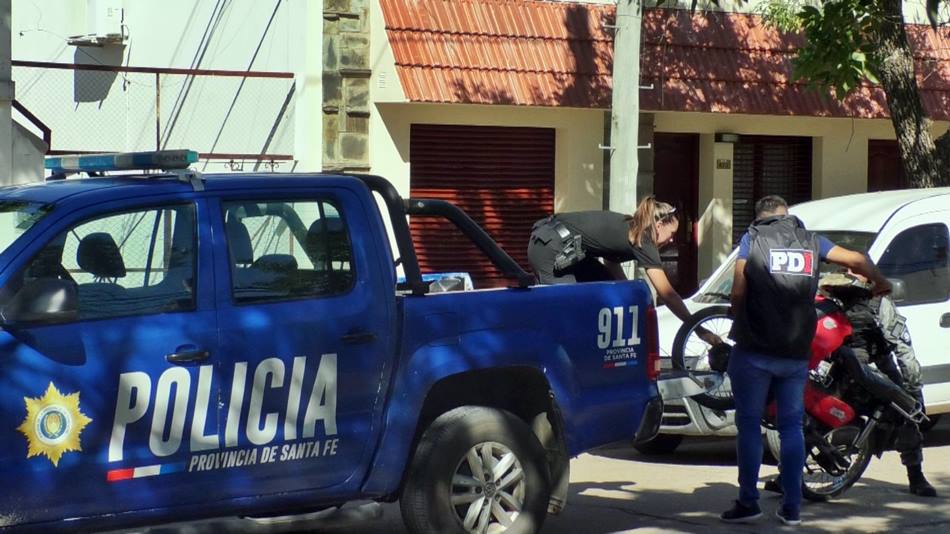 Un detenido en tres allanamientos: se investiga un hecho de robo a mano armada en la ciudad