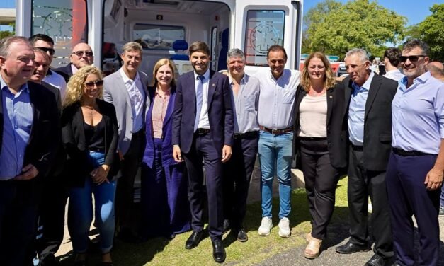 El senador Leonardo Diana acompañó el anuncio de la compra de 174 nuevos móviles para fortalecer la salud pública