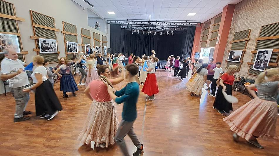 Comenzó ciclo gratuito de talleres de danza folklórica y con experimentados docentes