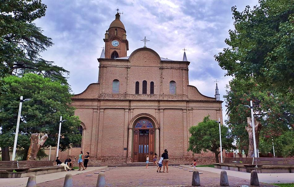 El templo parroquial cumple hoy 100 años y Cablenet prepara un ciclo especial para conocer su historia