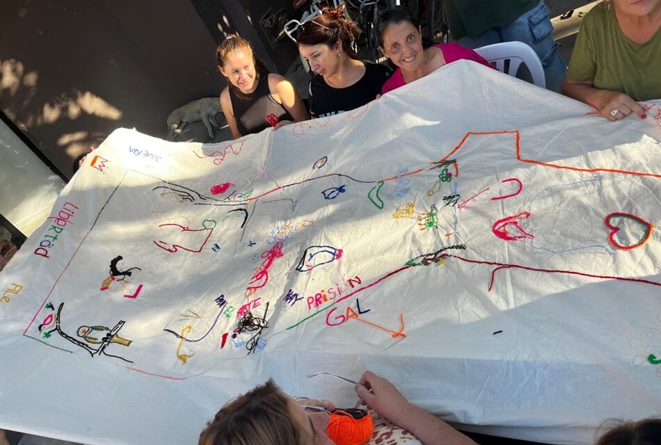 Jornada de Bordado Colectivo en el Punto Violeta Gálvez