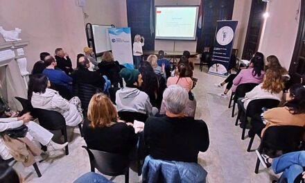 «Comunicación efectiva»: se dictó una nueva charla en el Centro Comercial