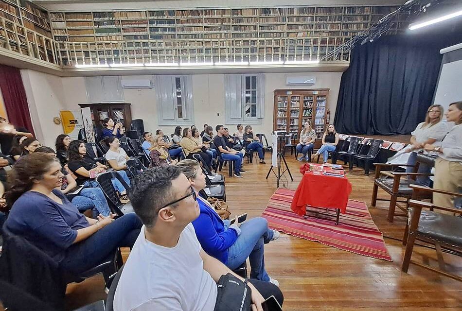 Día de las infancias y adolescencias libres de etiquetas: el Fórum Infancias Zona Centro organizó charla-taller