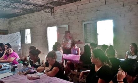 Inspirar Gálvez dio inicio a un nuevo curso con salida laboral, en este caso de manicuría y pedicuría