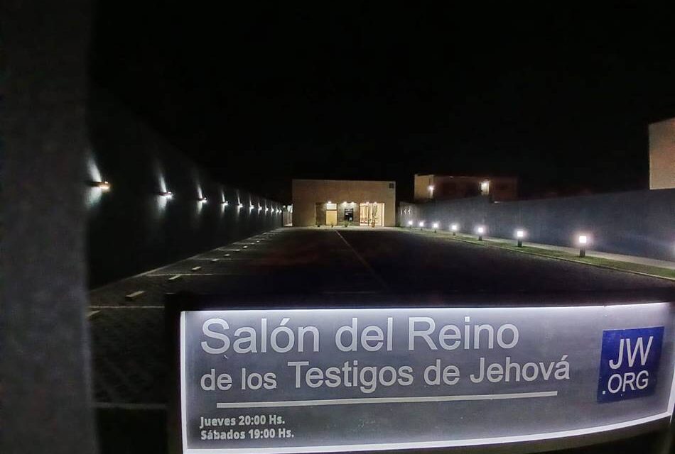 Presentaron a la comunidad, el nuevo salón del Reino de los Testigos de Jehová