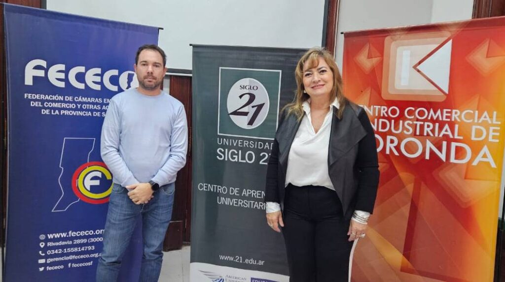 Raquel Ottolini, de Universidad Siglo 21, visitó el Centro Comercial de Coronda tras el convenio con FECECO