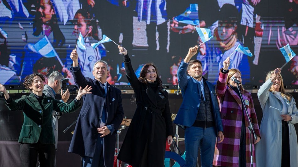 En Rosario: más de 10 mil estudiantes y ciudadanos de todo el país prometieron lealtad a la bandera