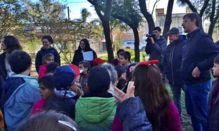 En el Día del Medio Ambiente, tercer grado del Calvario trabajó con árboles en el Vivero Municipal