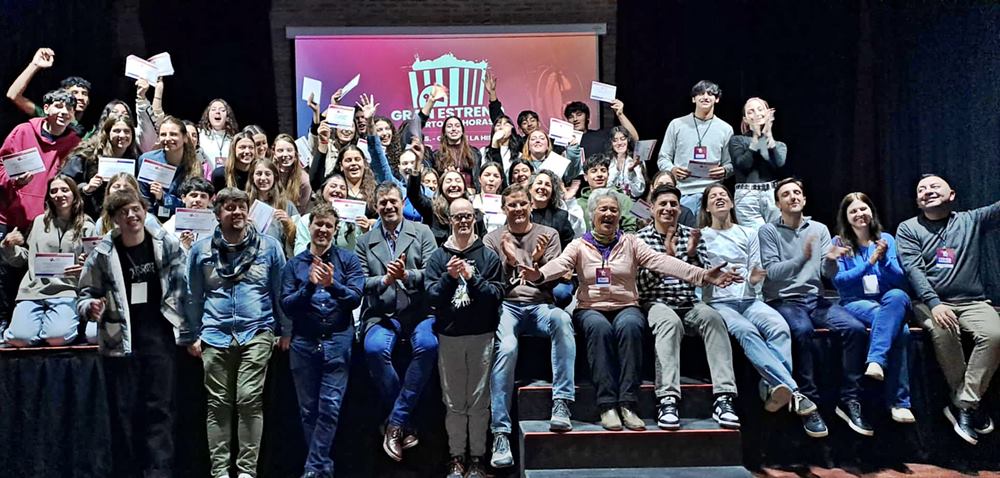 Con gran alegría entre los jóvenes participantes, finalizó la primera edición de CORTOS 72 HORAS en Gálvez