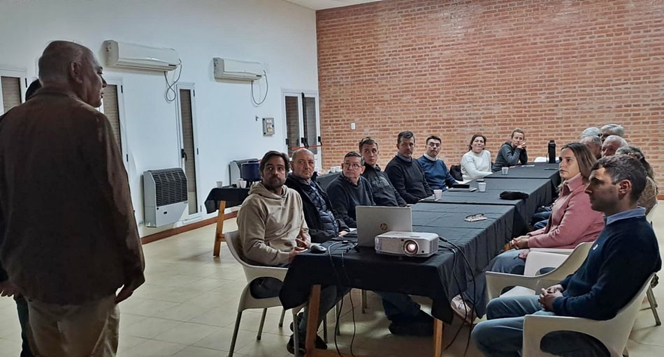 En la sede del INTA, el sector agropecuario dialogó sobre la reforma constitucional