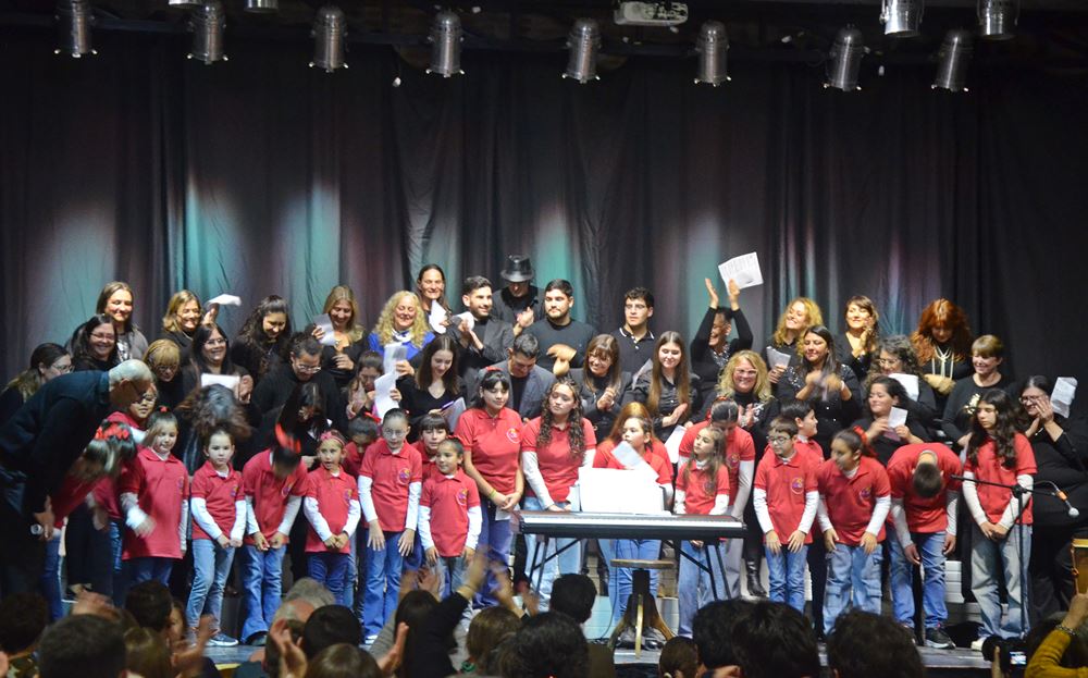 50 años del Coro de Niños y Adolescentes: una noche de emociones uniendo generaciones en la música