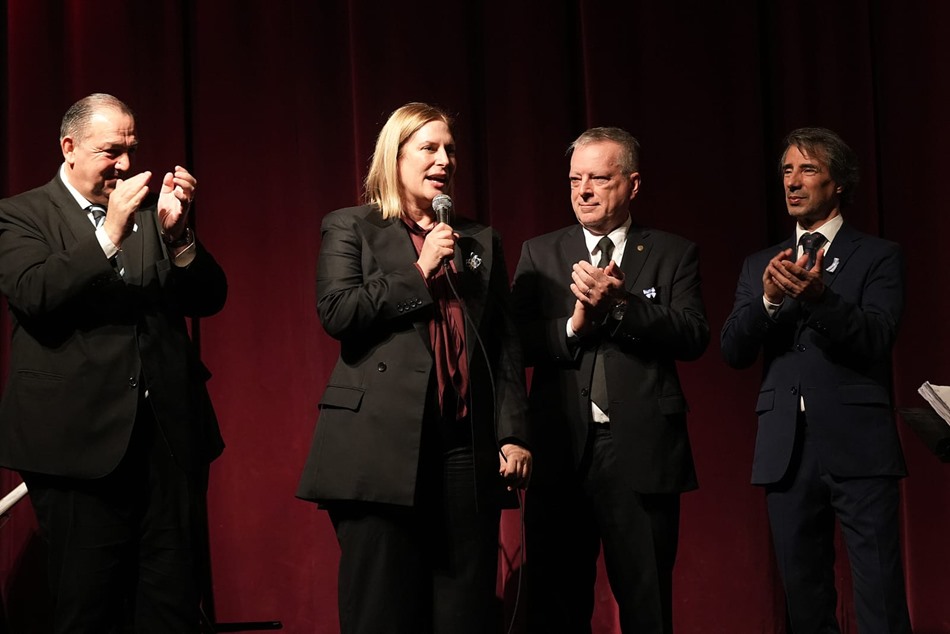 Scaglia participó de la gala por el Día de la Independencia en el Teatro Municipal de Santa Fe