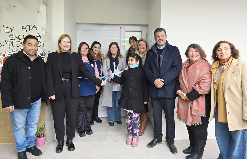 1000 AULAS: QUEDÓ INAUGURADO EL NUEVO SALÓN DE LA ESCUELA DE LOMA ALTA