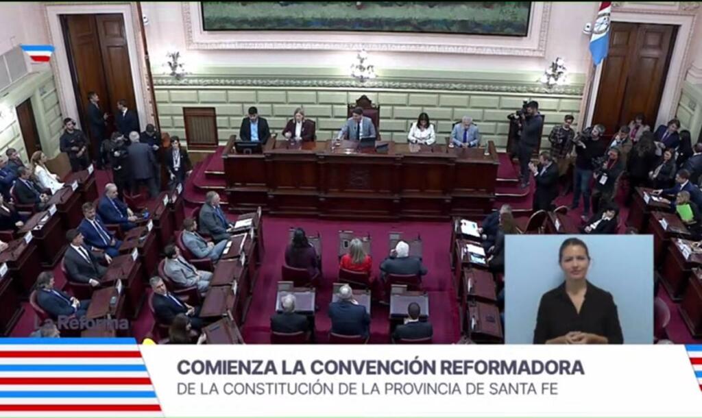 Comenzó la Convención Reformadora de la Constitución: «Éste es un día histórico para la provincia invencible de Santa Fe», dijo Pullaro