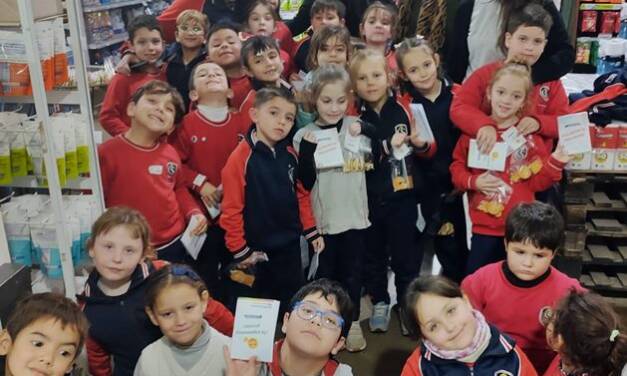 Con la visita de niños del Colegio del Sol, comenzó a llevarse adelante la iniciativa «ARCOIRIS en comunidad»