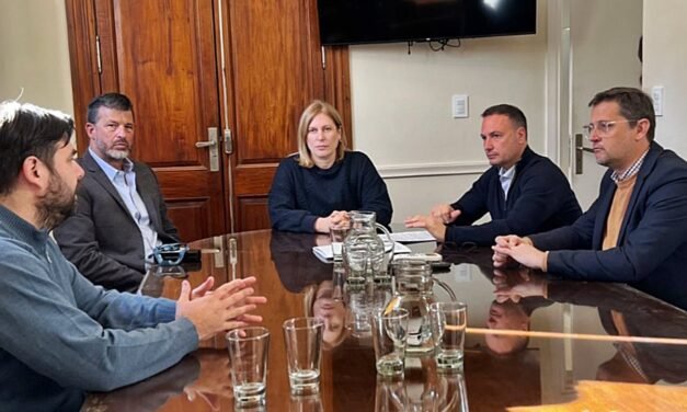 Scaglia y Enrico destacaron la puesta en marcha de la limpieza del Canal Los Llanos en Gálvez