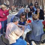Comenzó actividad de Bordado Colectivo en el Punto Violeta: será cada 15 días