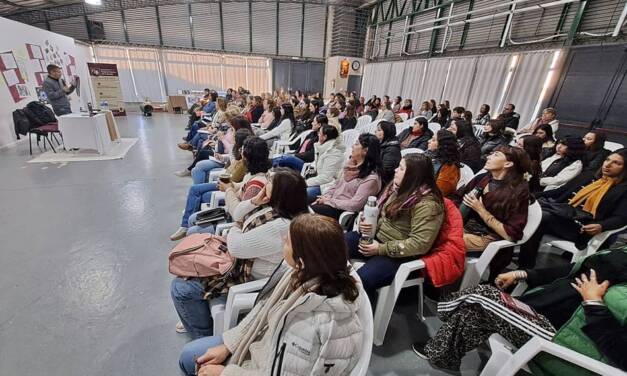 En jornada de capacitación, el reconocido pedagogo Daniel Brailovsky disertó sobre aprendizaje y evaluación