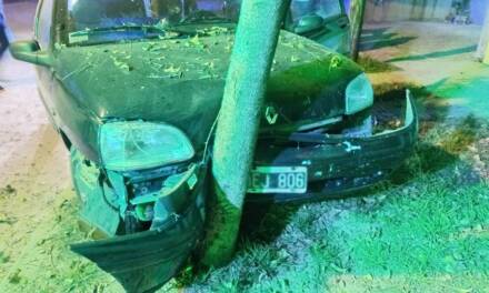 Choque de auto contra un árbol y otros policiales de Gálvez y la región