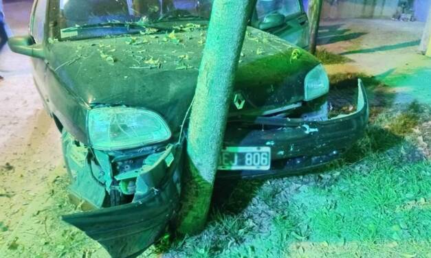 Choque de auto contra un árbol y otros policiales de Gálvez y la región