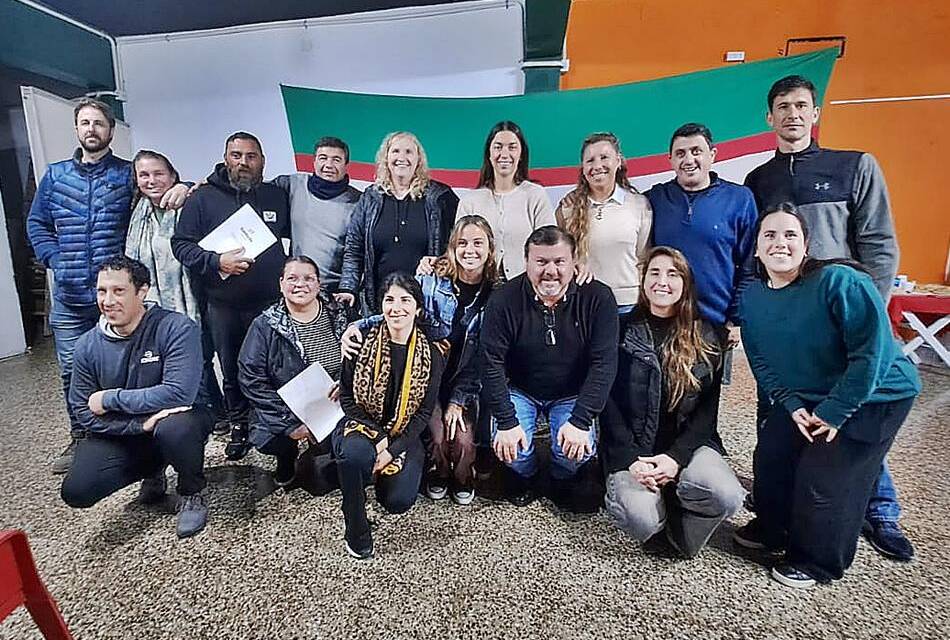 Firmaron convenios por el programa «DEPORTE COMUNITARIO» con clubes del Departamento