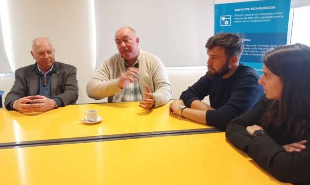 Reunión de la Industria en Gálvez: «Observamos la caída de 5.000 puestos de trabajos formales, y 3.000 son de este sector»