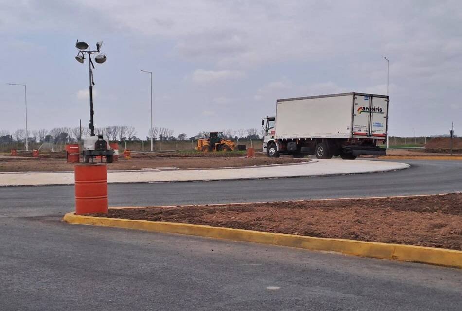 HABILITARON LA ROTONDA DEL CRUCE ENTRE LAS RUTAS 80 Y 10