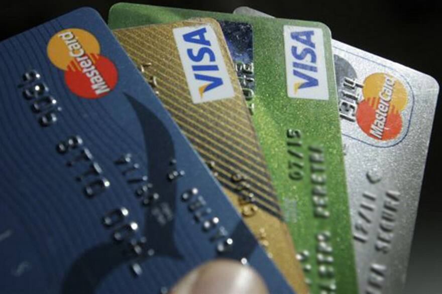 Cuatro personas que cometieron estafas con tarjetas de crédito deberán resarcir económicamente a las víctimas