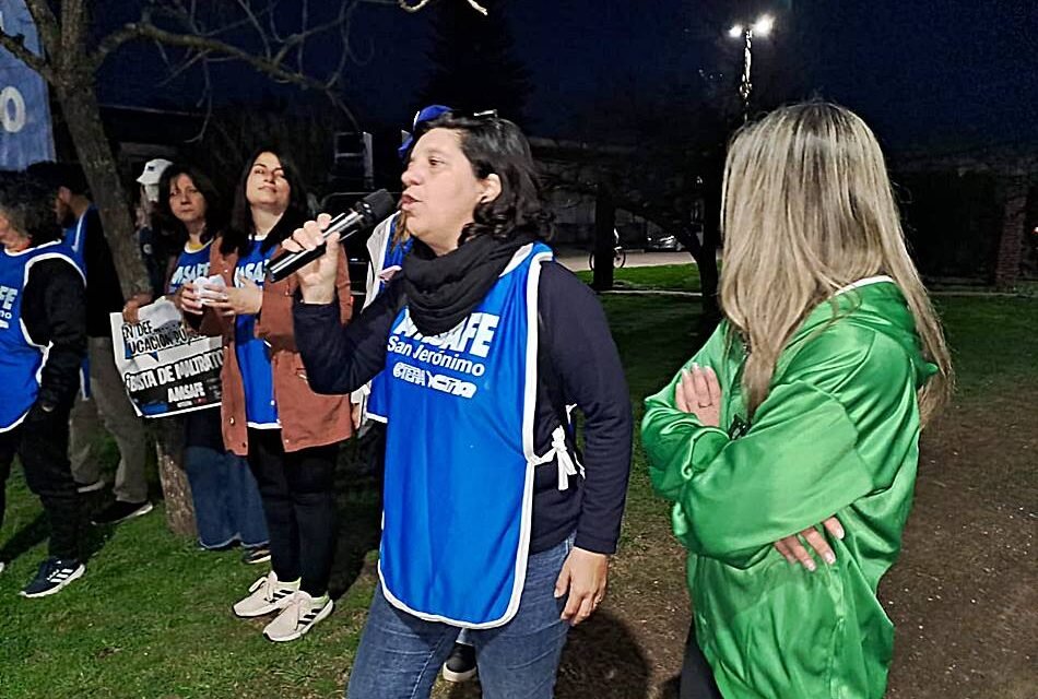Aumento por decreto en Santa Fe: AMSAFE convoca a una radio abierta en Gálvez para visibilizar el descontento docente