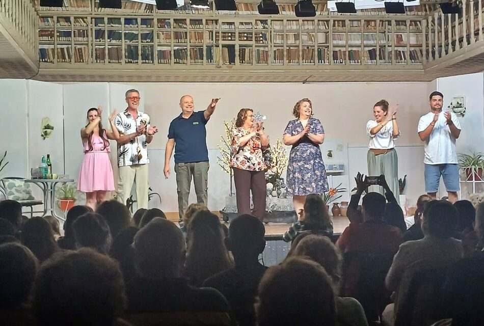 Y los aplaudieron de pie: este domingo, estrenó «Las bolas de Mamá»