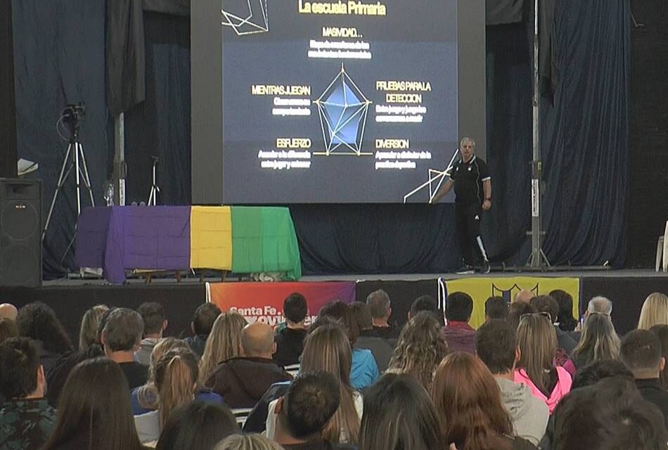 Con más de 800 inscriptos, se desarrolla en el Ceci BBC el 2° Congreso Departamental de Deporte y Educación